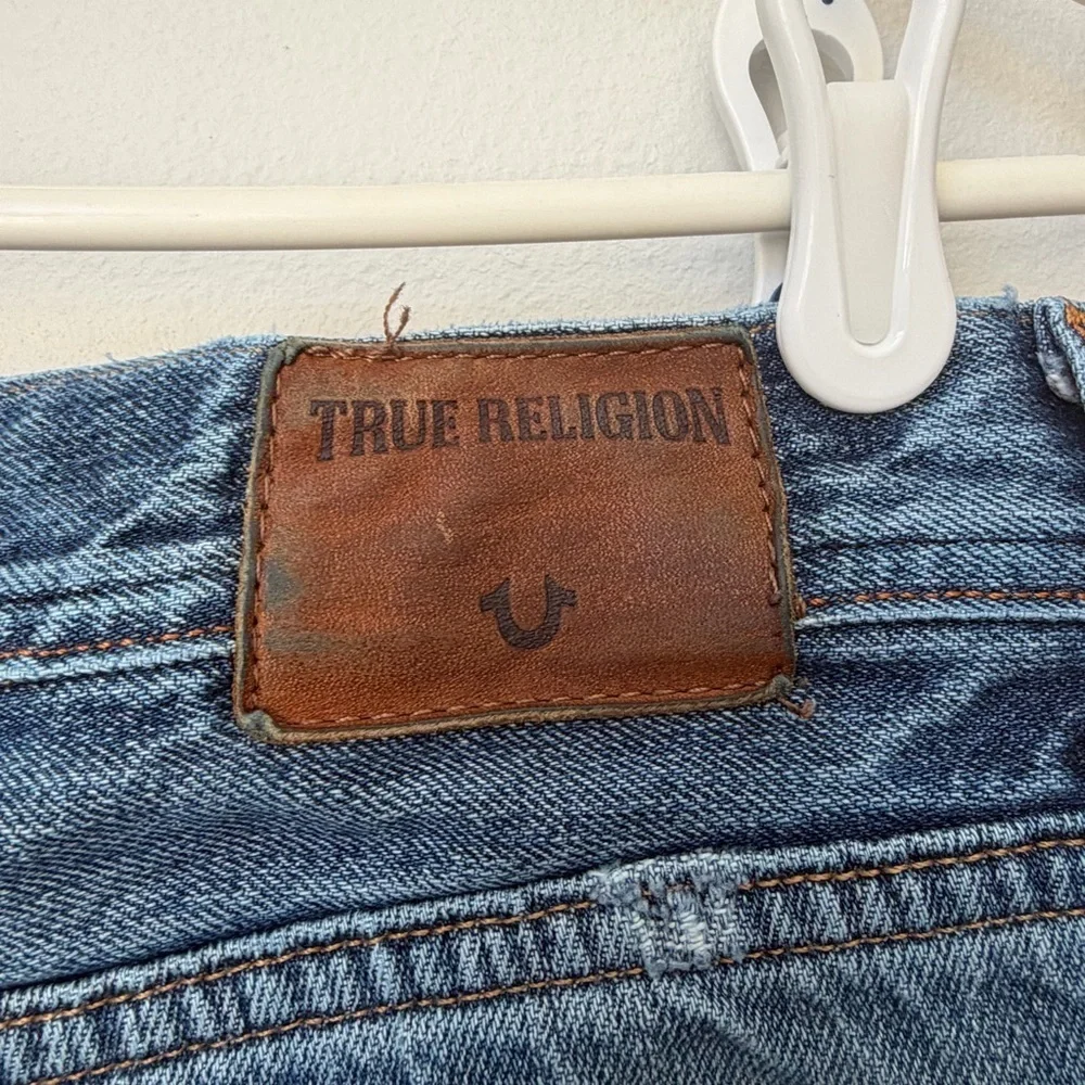 True Religion Men's Geno Slim Relaxed Distressed Jeans Size 32